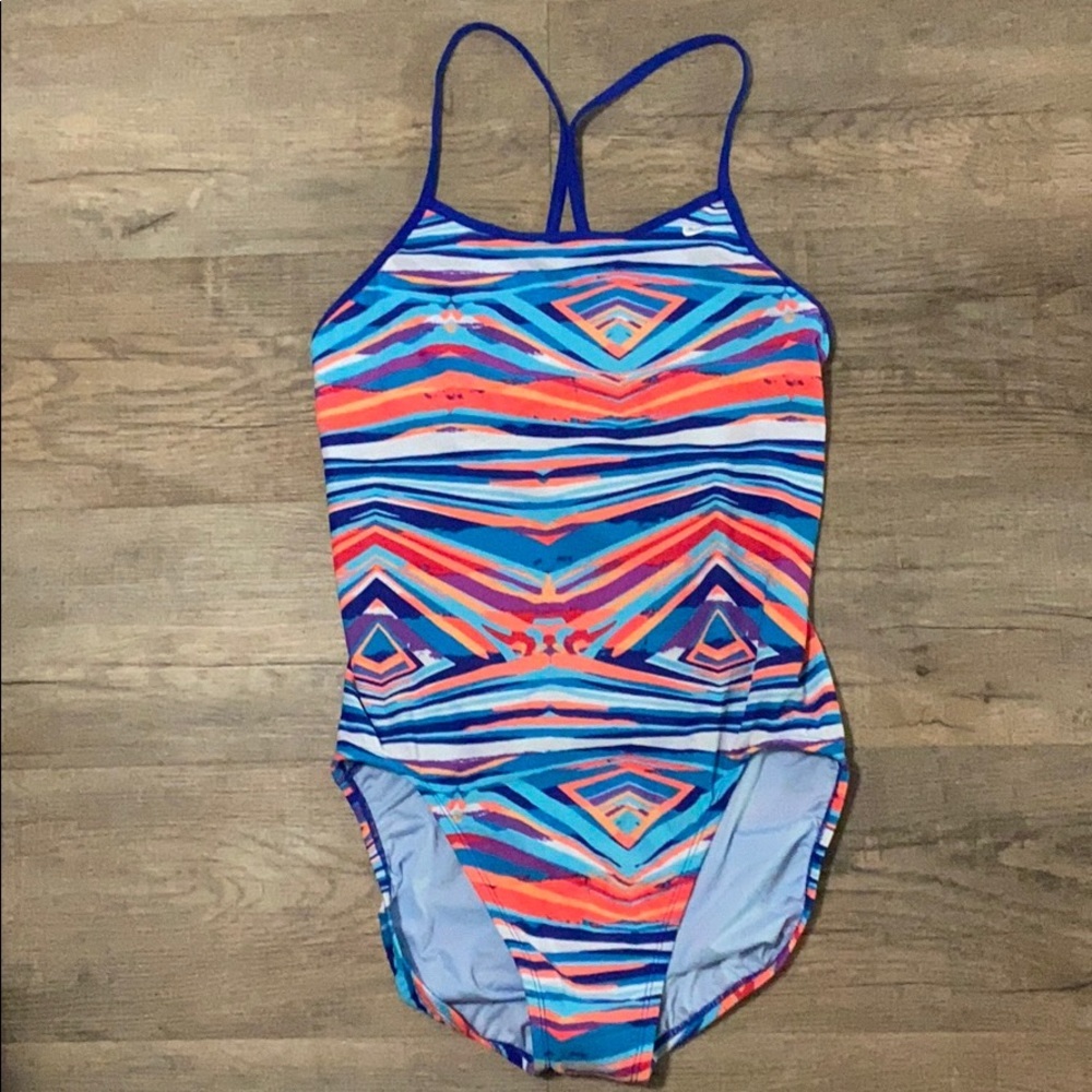 Nike Woman’s One Piece Swim Suit Size 14 NWOT